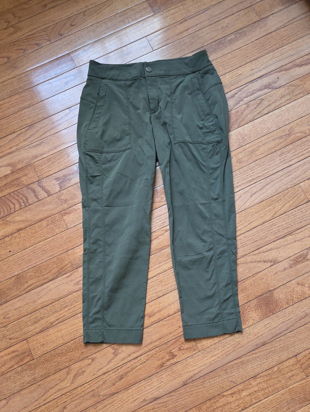 Athleta Trekkie Hike Pants size 6 in olive green